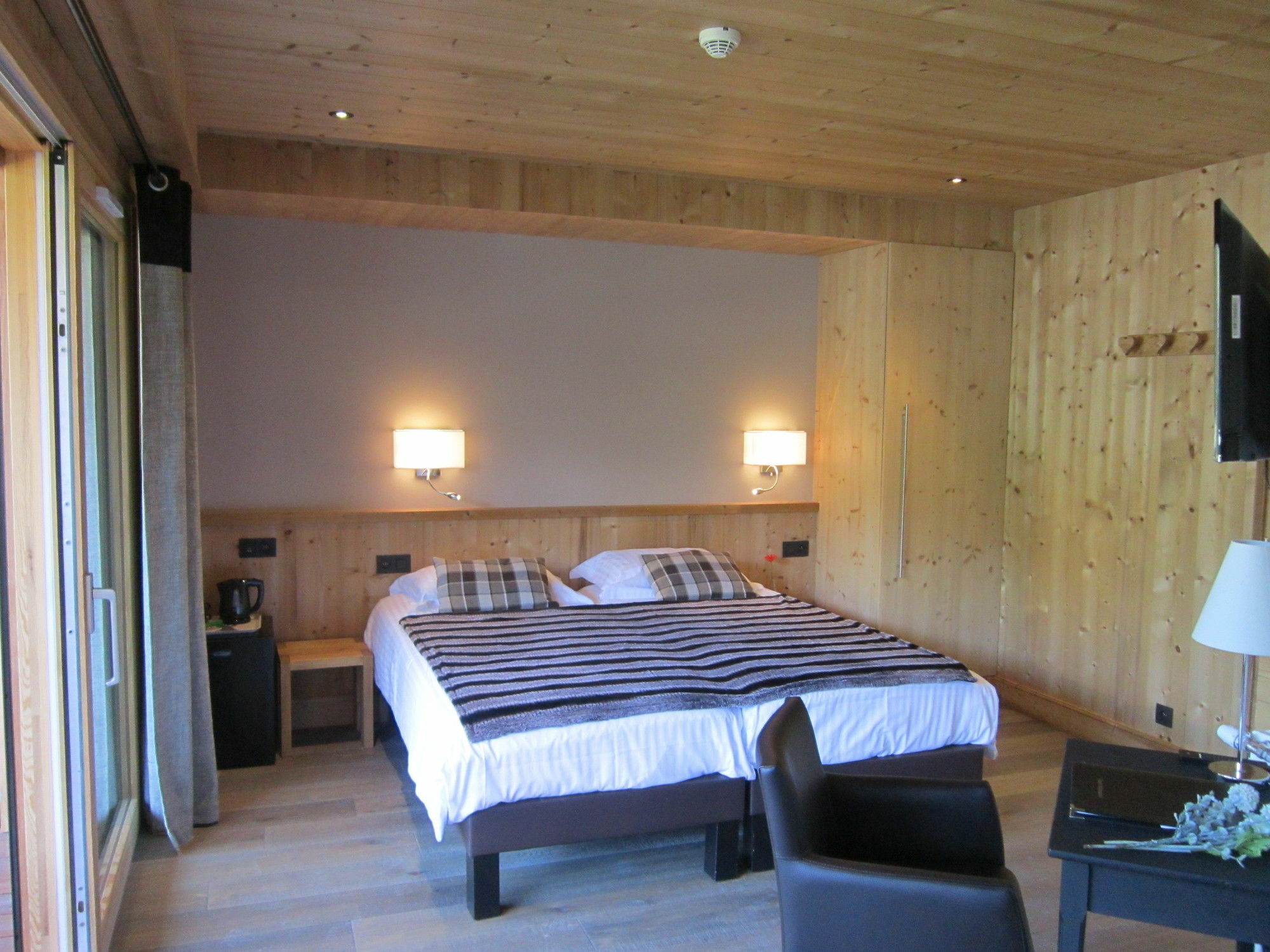 Logis Hotel Gai Soleil Samoens Exterior photo